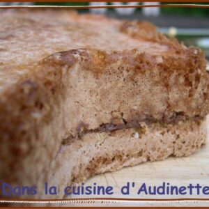Me revoilà ! avec un gâteau de Savoie fourré au Nutella