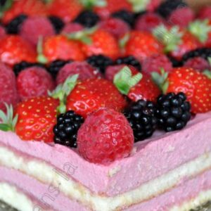 Biscuit cuillère et mousse de fruits rouges